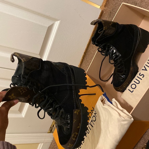 Louis Vuitton Suede Calfskin Monogram Laureate Platform Desert Boots - Picture 2 of 5